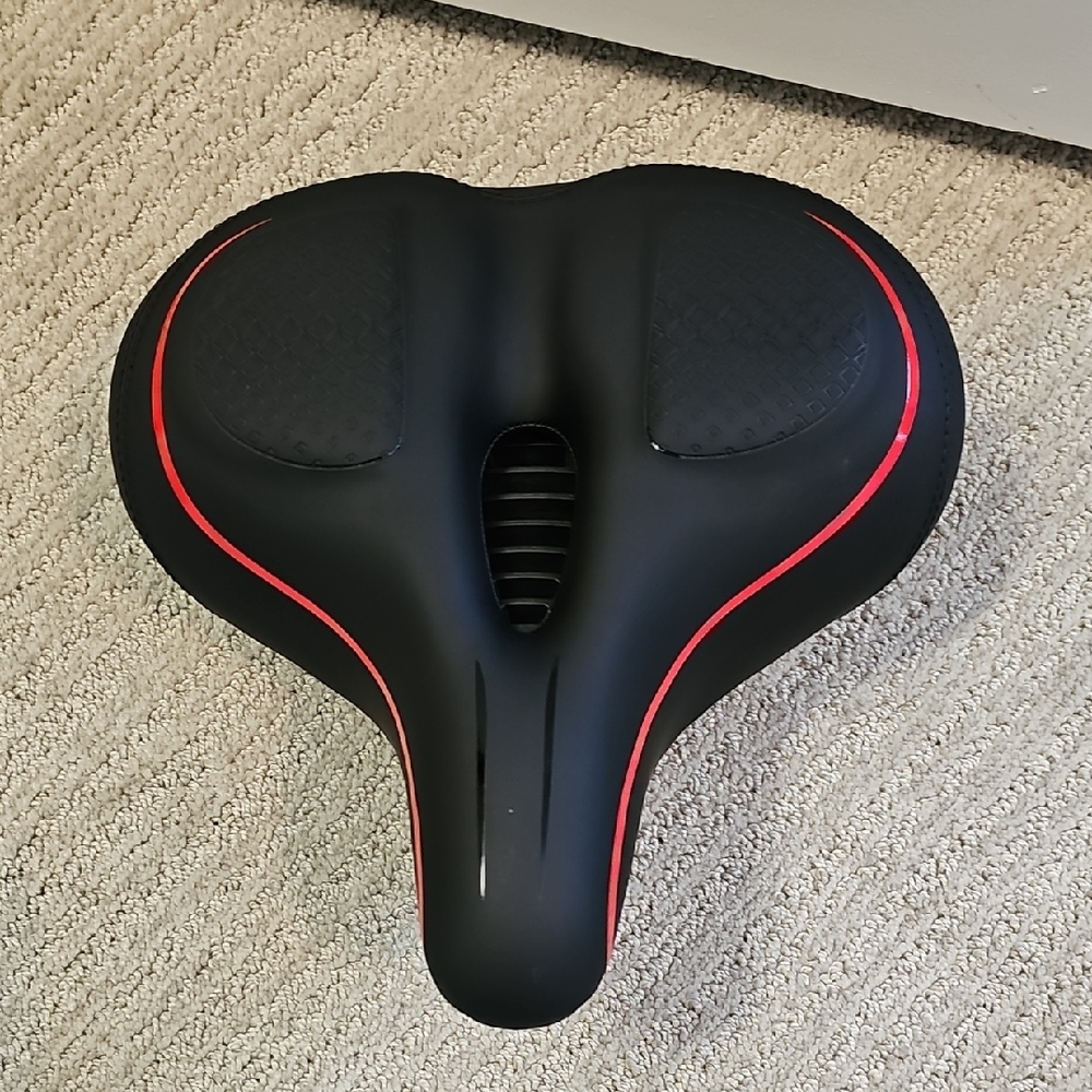 Black and Red Bicycle Seat For Peleton Bike
